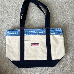Vineyard Vines tote bag